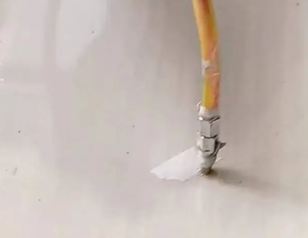 黄南瓷砖空鼓维修公司专业解答在瓷砖铺贴过程中，如果使用的砂料过粗（如全部使用了粗砂），可能会导致以下问题